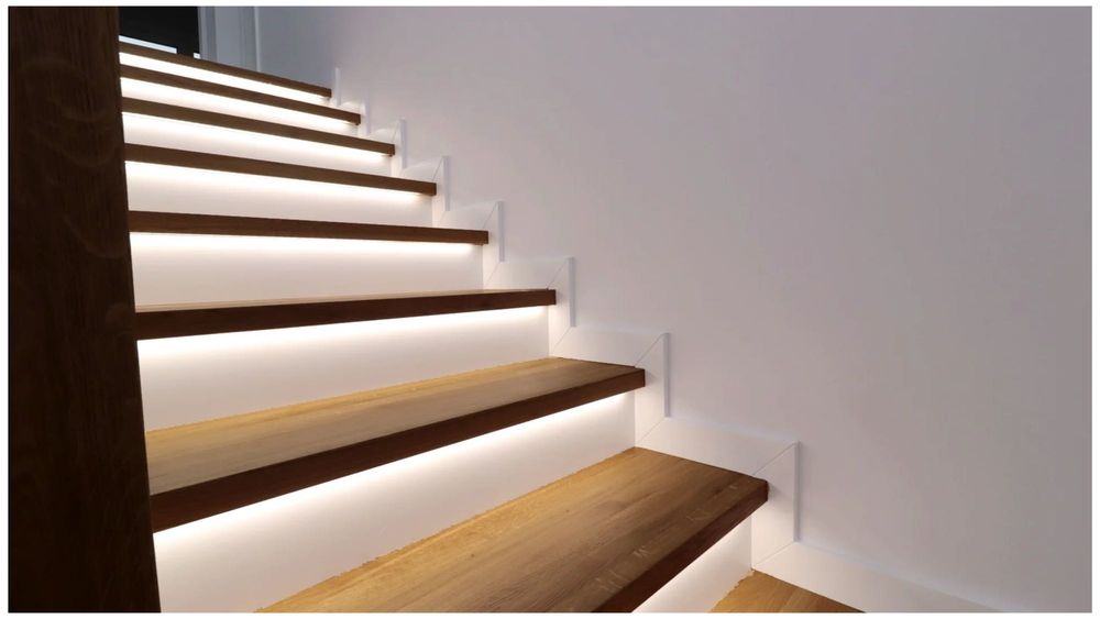 Schody drewniane dębowe lite zabiegowe, proste, podesty, parapety