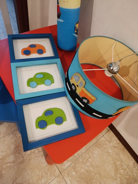 Itens de decoração para quarto de criança .