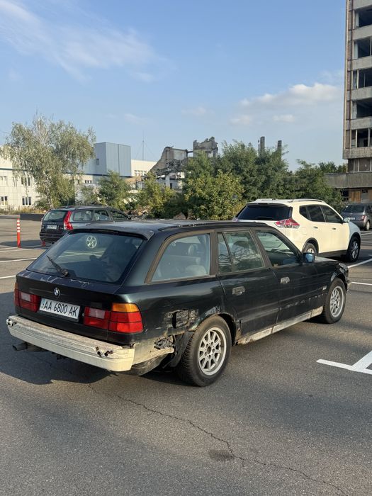 Продам BMW E34 520I
