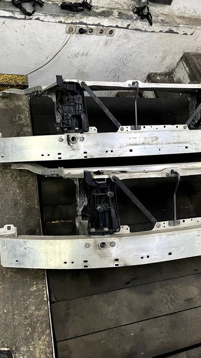 Телевізор установочна панель на Mercedes W253