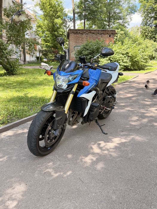 мотоцикл Suzuki gsr 750