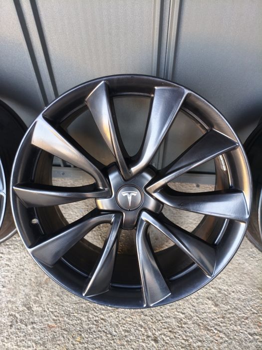 Комплект легкосплавних дисків для Tesla  5/114.3 R20