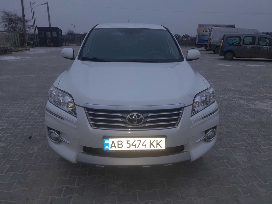 Тойота раф 4 2013 рік