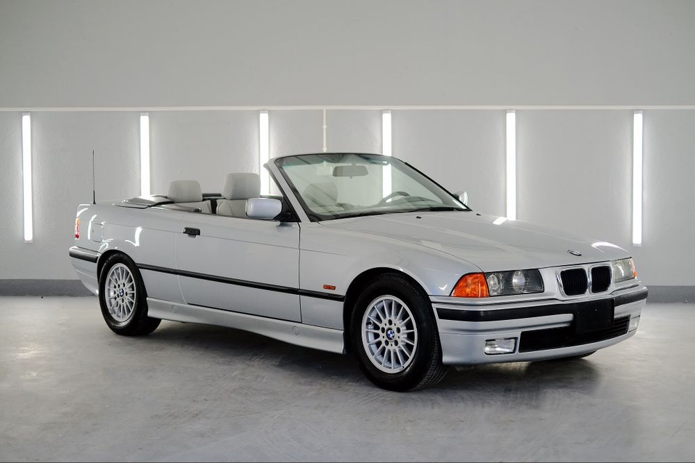 Bmw E36-323i- Cabrio -2.5-R6 M52-B25-USA