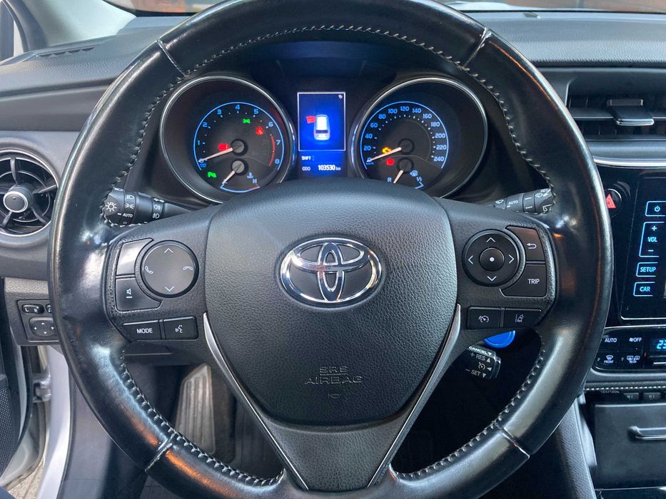 Toyota Auris II 1.6 Premium Kombi