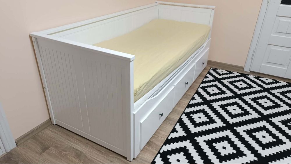 Кушетка ліжко трансформер Ikea HEMNES розсувне