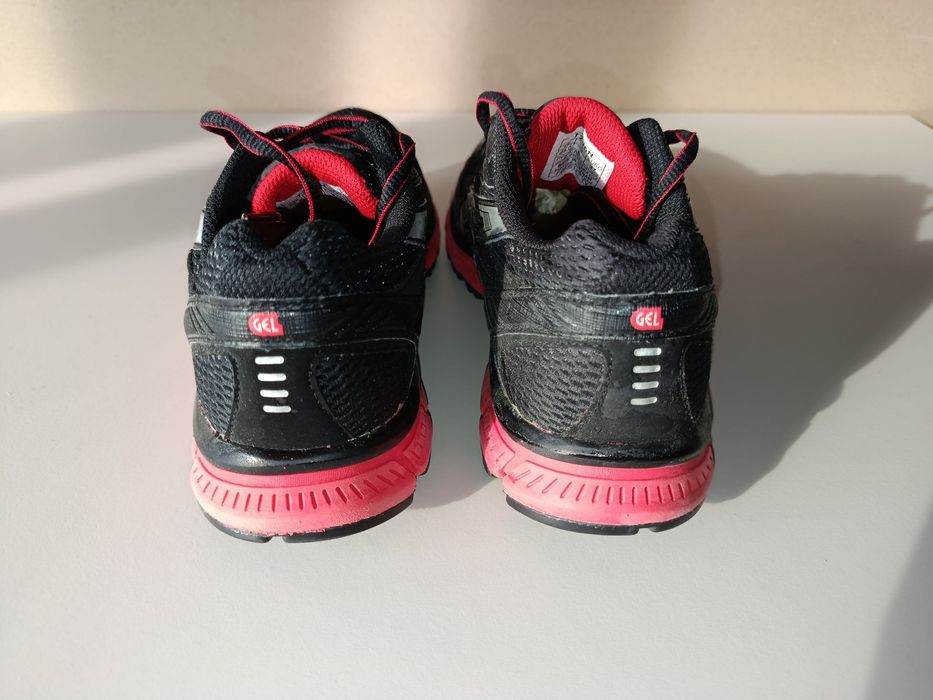 Asics nr 37--23 cm