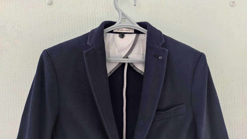 Піджак чоловічий ZARA MAN

розмір:  M / 46