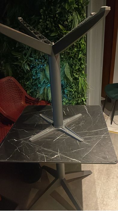 Esplanada mesas e cadeiras