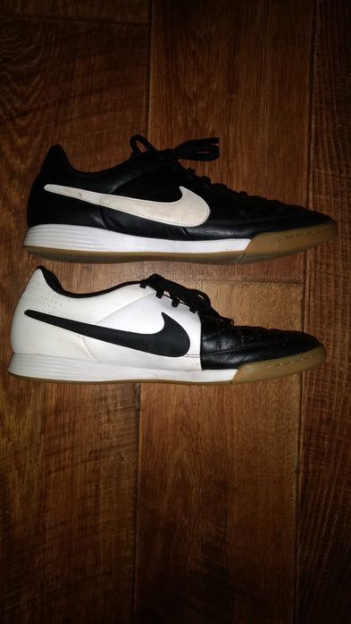 Buty męskie sportowe NIKE Tiempo czarno -białe 42