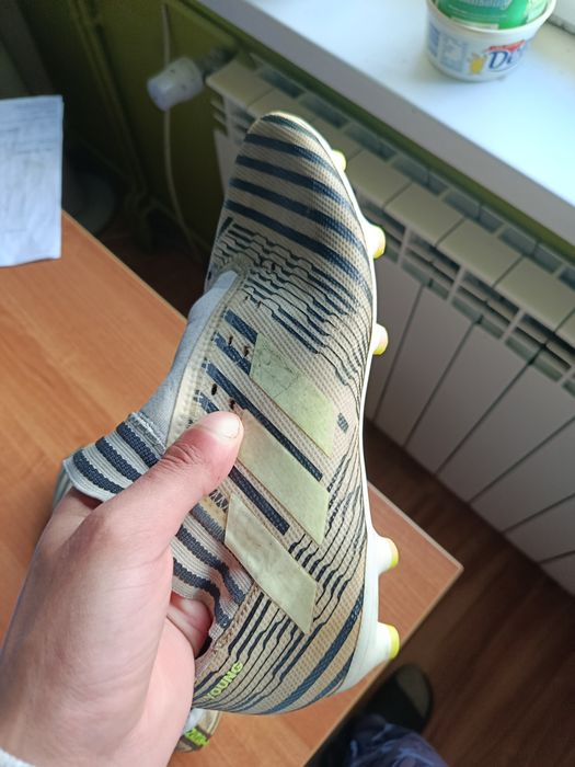 Witam serdecznie sprzedam korki adidas 43