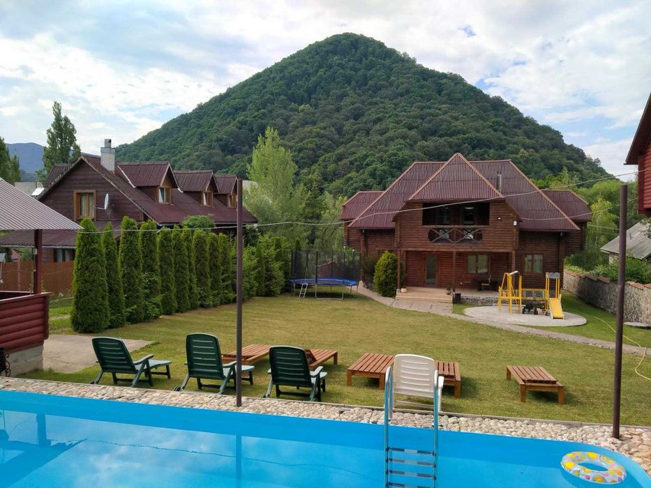 Продається база відпочинку в Шаянах