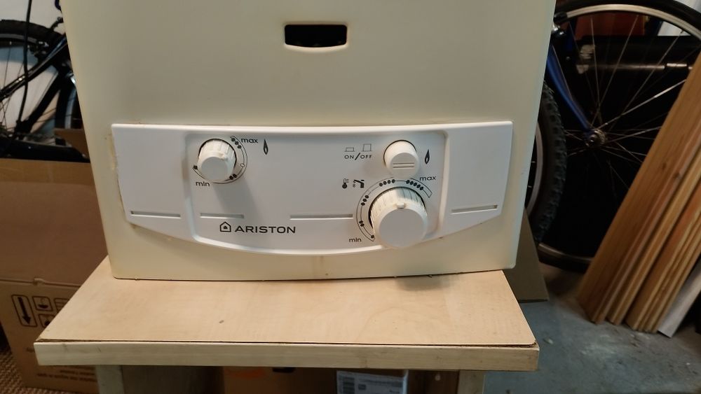 Piecyk/podgrzewacz wody gaz. Ariston LPG