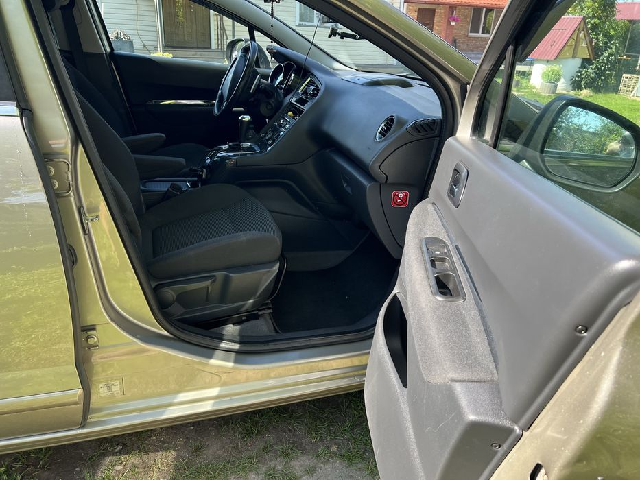 Peugeot 5008 ,1.6 HDI automat