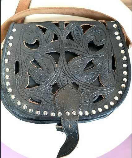 Продаю маленьку шкіряну сумочку з оздобленням