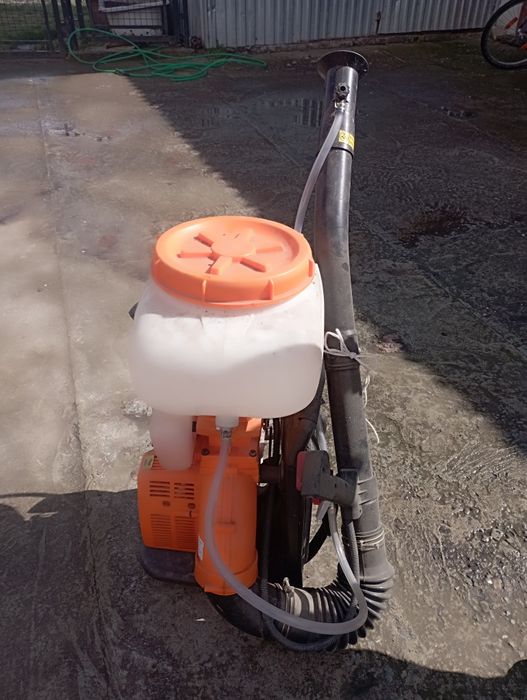 Оприскувач бензоновий