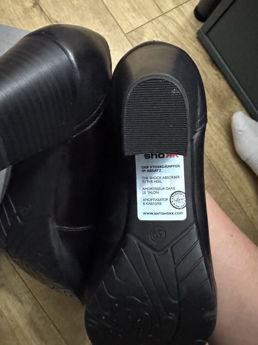 Czółenka buty skóra na gumownej podeszwie marco tozzi NOWE czarne 39