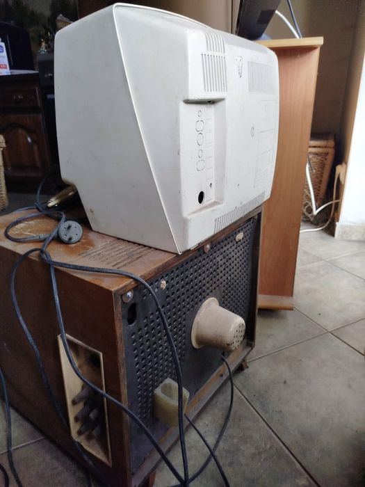 Witam sprzedam dwa telewizory