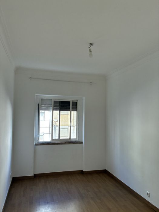 T2 centro Moscavide para arrendar