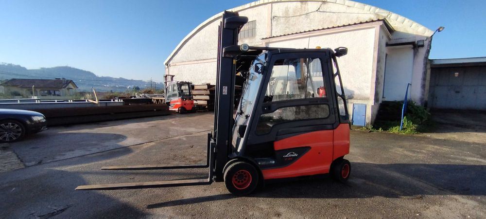 Empilhador Elétrico E35HL-01