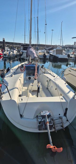 Veleiro Jeanneau One Design 24 – Equipado e Pronto a Navegar!