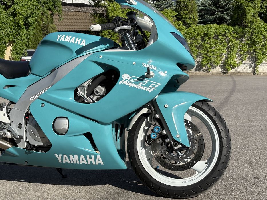 Мотоцикл Yamaha YZF 600R / спортивний мотоцикл