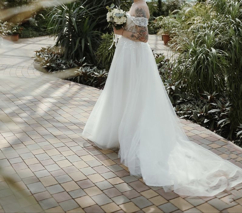 Продам весільну сукню