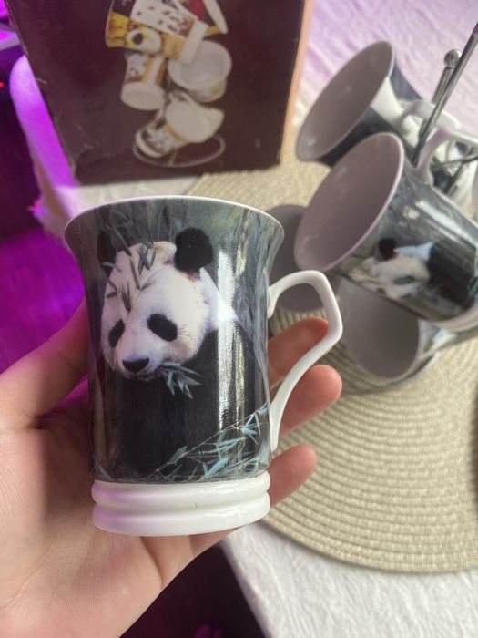 Набір чашок на підставці