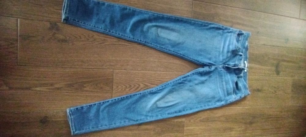 Spodnie Levi's w 28 l 32 stan BARDZO DOBRY