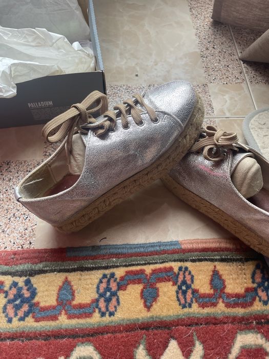 Sapatilha da marca Tapadas