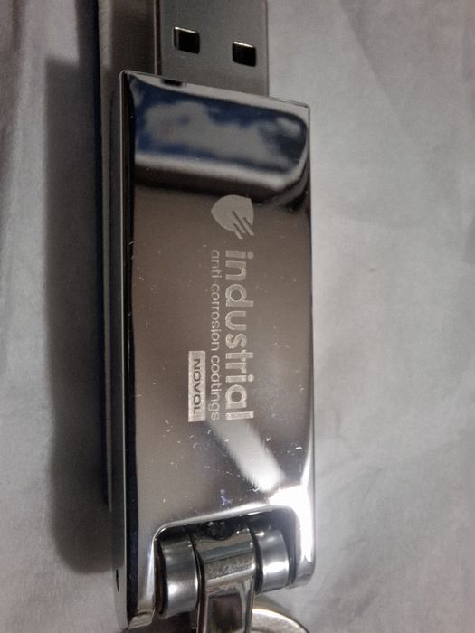 pendrive 16GB metalowy w etui