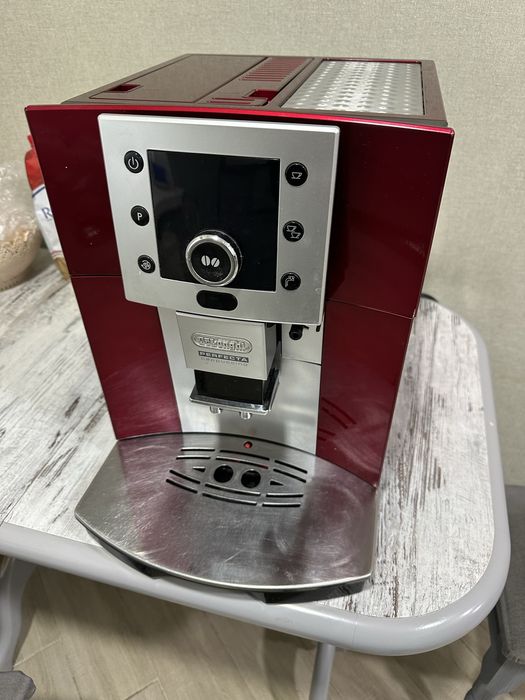 Кавомашина DELONGHI