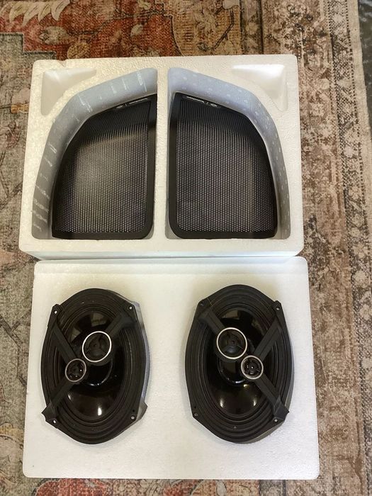 GŁOŚNIKI Osłony kufrów HARLEY TOURING CVO Bom Audio Stage II 2024- Rockford Fosgate
