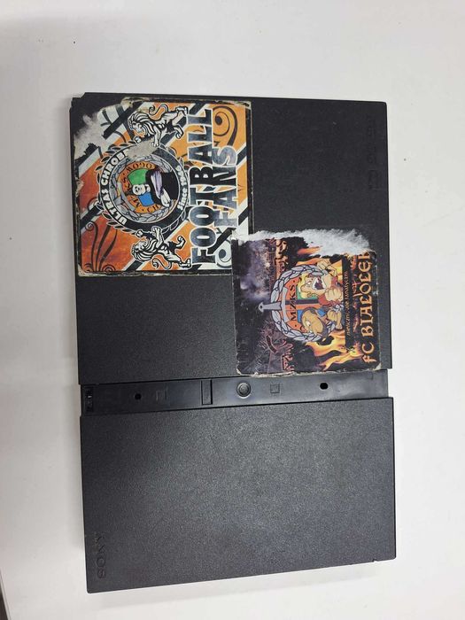 Uszkodzona konsola Sony Play Station 2 
SCPH-75004