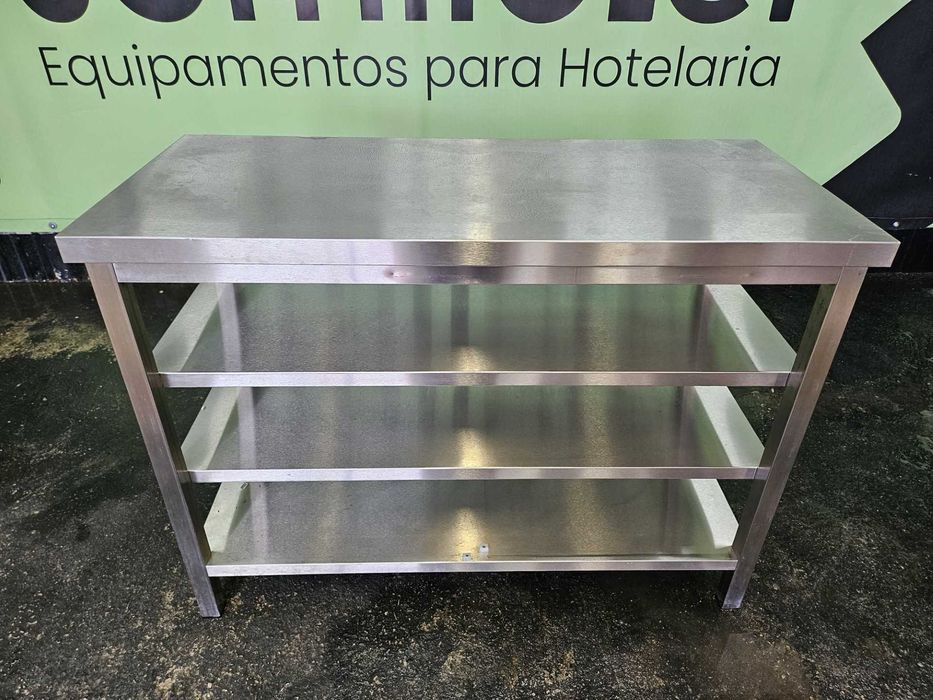 Bancada em inox com 3 prateleiras