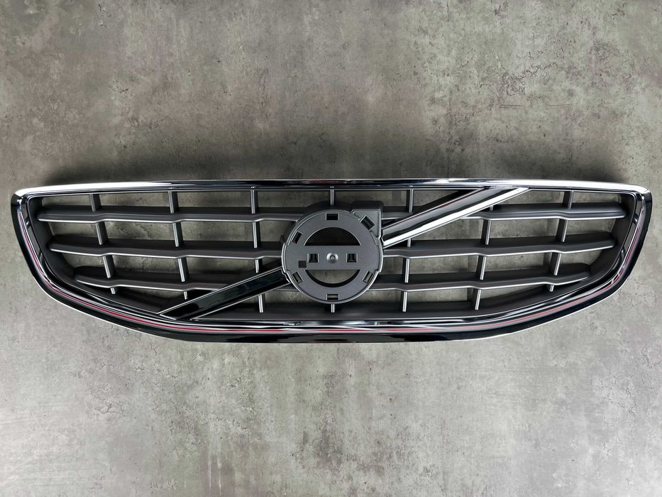 Решітка радіатора - Volvo S60 ( до рест ) 30795039