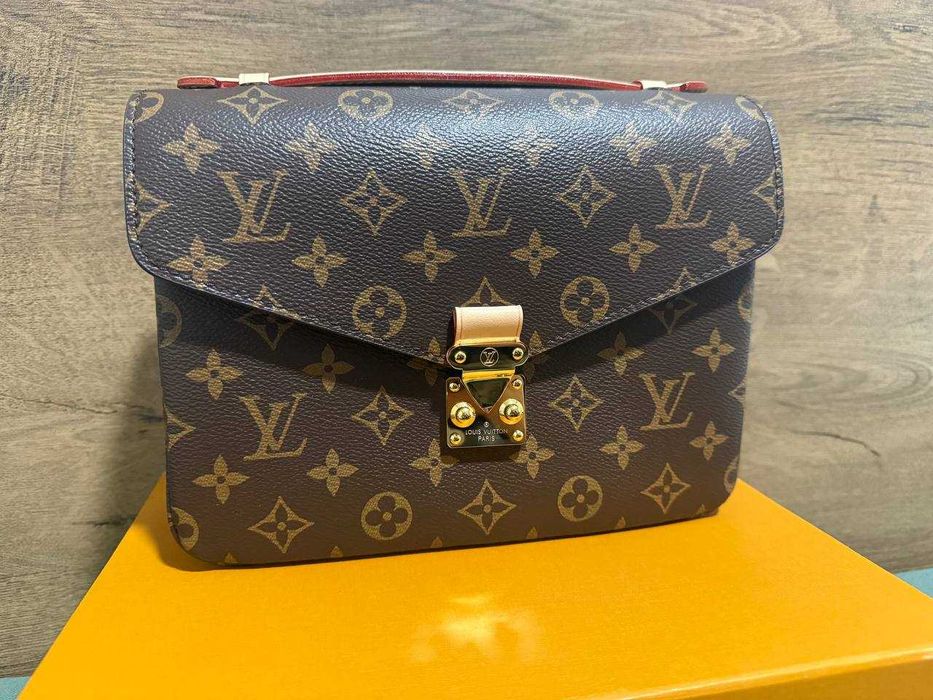 Оригінальна  сумочка Louis Vuitton Metis Pochette