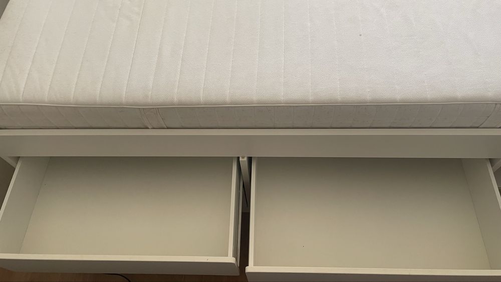 Cama solteiro com arrumação – branca