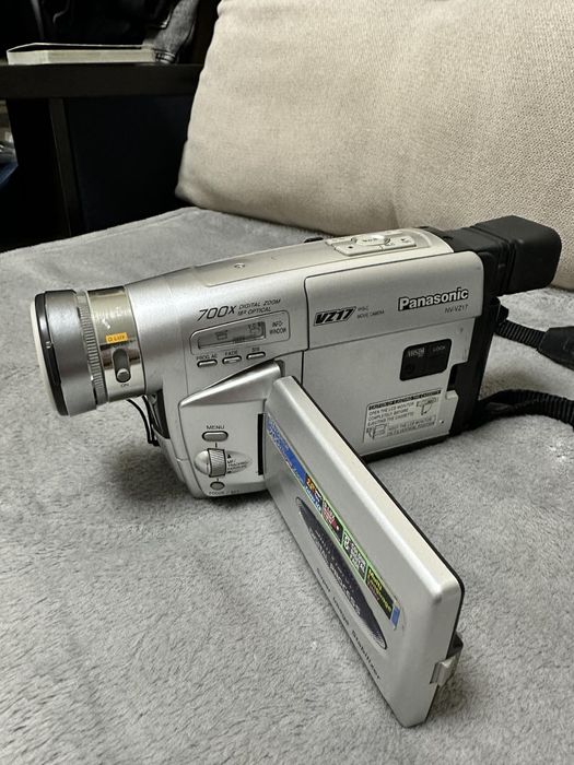 Відеокамера Panasonic VZ17