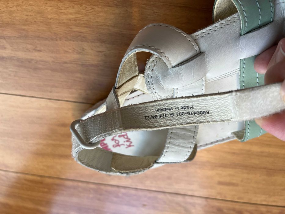 Sandálias Camper Menina em branco