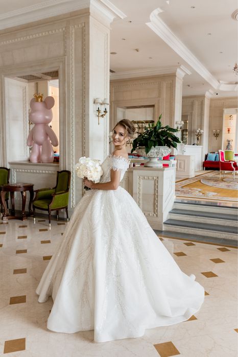 Продається весільна сукня