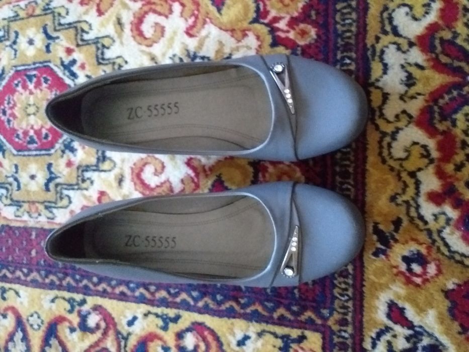 Buty na koturnie