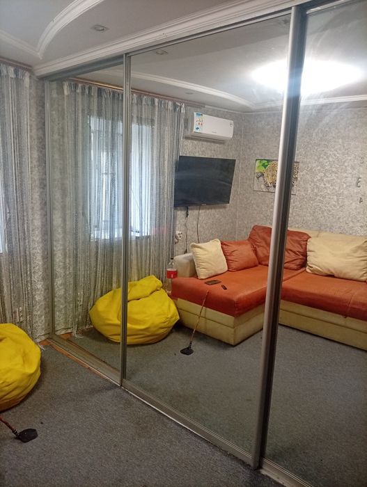 Продам двері дзеркальні для шафи купе 3 шт по 1 метру