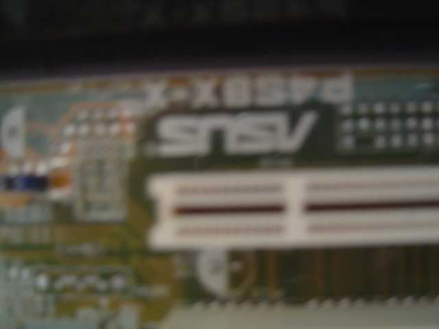 Motherboard Asus P4S8X-X Socket 478 com processador e memoria