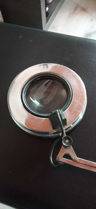 candeeiro de estética com lupa