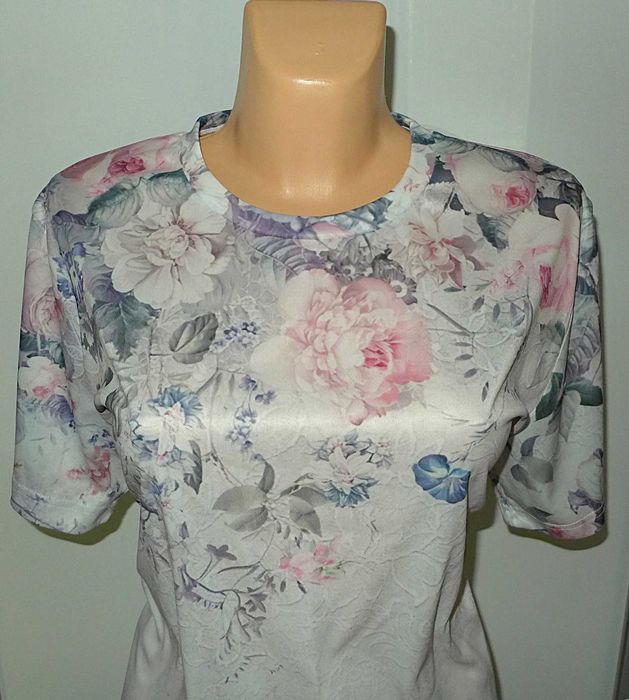Bluzeczka w kwiaty 44