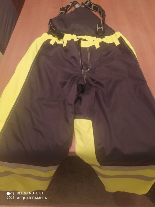 Calças térmicas novas em folha