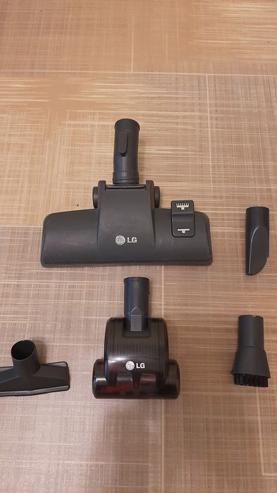 Пилесос LG модель VC3816RU