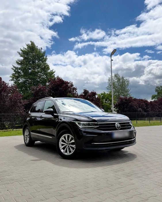 Продам Volkswagen Tiguan 2.0 TSI 2020