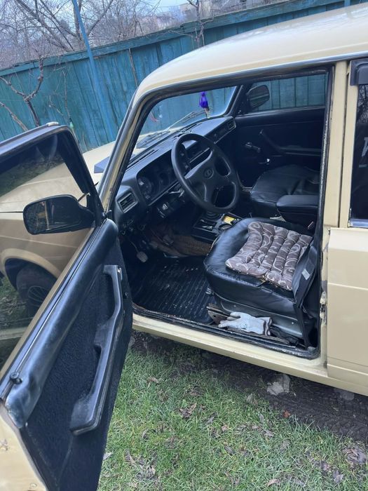 ВАЗ 2105 в хорошому стані.  Продаж по техпаспорту.